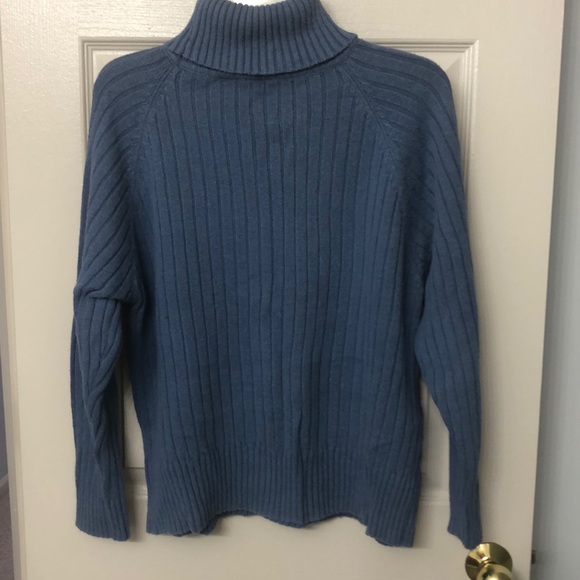 Dusty blue longsleeve turtleneck sweater - Picture 2 of 5